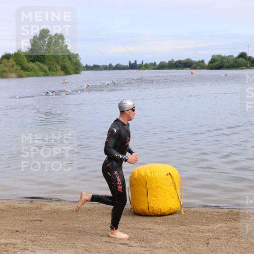 16.06.2024 - 26. Vierlanden-Triathlon Strokosch-Dieckow http://msf.ph/oto/6283794 16.06.2024 09:08:18 Schwimmen  meine-sportfotos.de