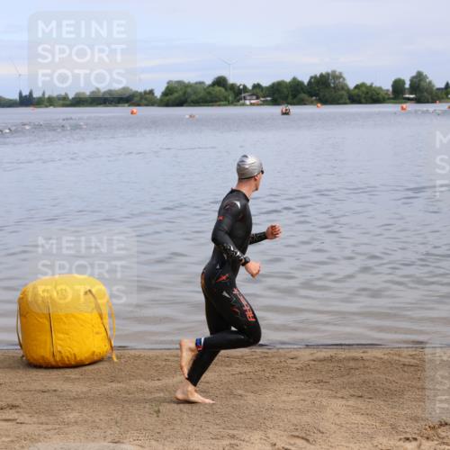 16.06.2024 - 26. Vierlanden-Triathlon Strokosch-Dieckow http://msf.ph/oto/6283820 16.06.2024 09:08:18 Schwimmen  meine-sportfotos.de