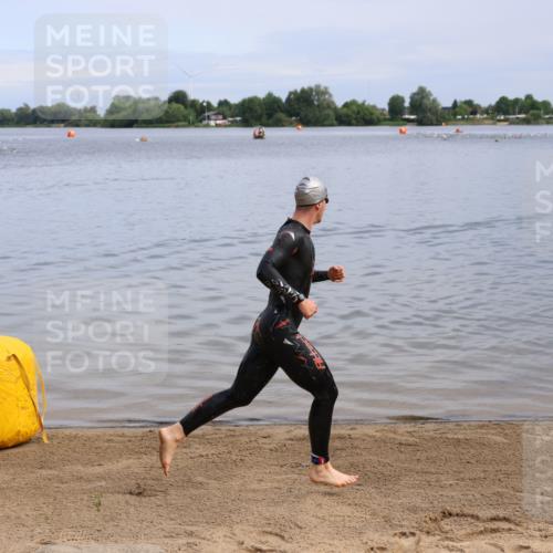 16.06.2024 - 26. Vierlanden-Triathlon Strokosch-Dieckow http://msf.ph/oto/6283827 16.06.2024 09:08:18 Schwimmen  meine-sportfotos.de