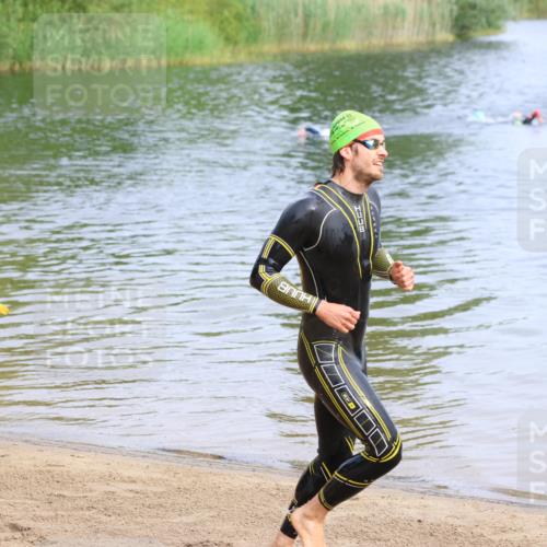 16.06.2024 - 26. Vierlanden-Triathlon Strokosch-Dieckow http://msf.ph/oto/6283857 16.06.2024 09:08:32 Schwimmen  meine-sportfotos.de