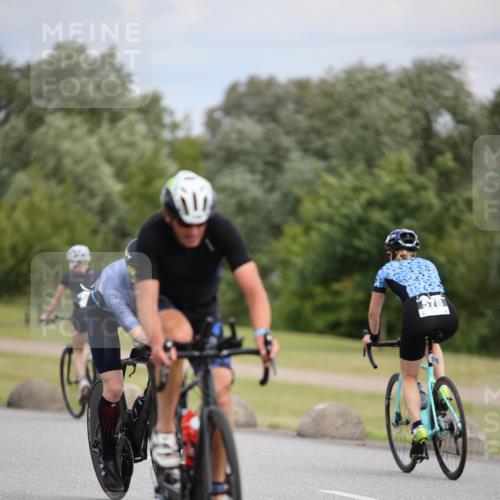 16.06.2024 - 26. Vierlanden-Triathlon Jannik Wohlers http://msf.ph/oto/6284020 16.06.2024 11:27:47 Radfahren 26, 144, 176, 481, 578, 582, 619 meine-sportfotos.de