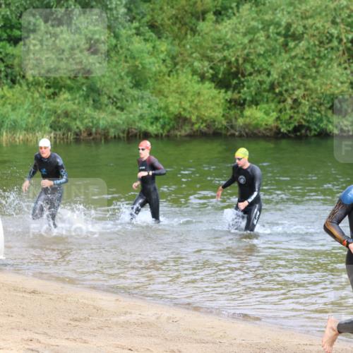 16.06.2024 - 26. Vierlanden-Triathlon Strokosch-Dieckow http://msf.ph/oto/6284043 16.06.2024 09:09:09 Schwimmen  meine-sportfotos.de