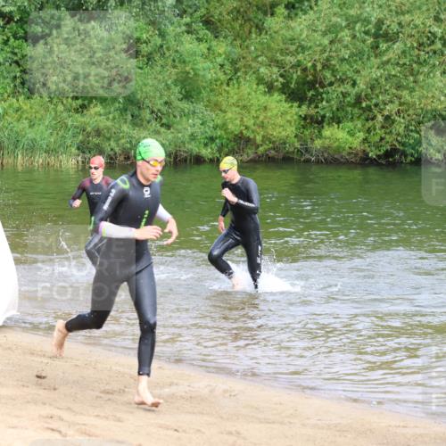 16.06.2024 - 26. Vierlanden-Triathlon Strokosch-Dieckow http://msf.ph/oto/6284073 16.06.2024 09:09:11 Schwimmen  meine-sportfotos.de