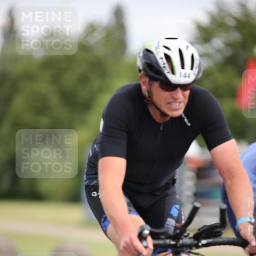 16.06.2024 - 26. Vierlanden-Triathlon Jannik Wohlers http://msf.ph/oto/6284158 16.06.2024 11:27:48 Radfahren 26, 144, 176, 481, 578, 582, 619 meine-sportfotos.de