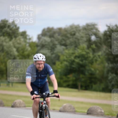16.06.2024 - 26. Vierlanden-Triathlon Jannik Wohlers http://msf.ph/oto/6284995 16.06.2024 11:28:09 Radfahren 7, 95, 207, 566 meine-sportfotos.de