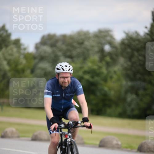 16.06.2024 - 26. Vierlanden-Triathlon Jannik Wohlers http://msf.ph/oto/6285029 16.06.2024 11:28:09 Radfahren 7, 95, 207, 566 meine-sportfotos.de