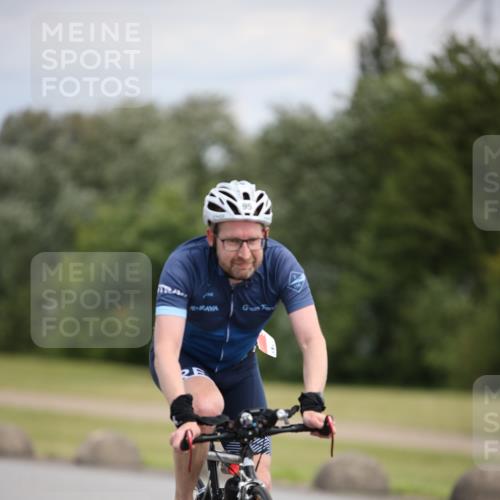 16.06.2024 - 26. Vierlanden-Triathlon Jannik Wohlers http://msf.ph/oto/6285080 16.06.2024 11:28:10 Radfahren 95, 207, 566 meine-sportfotos.de