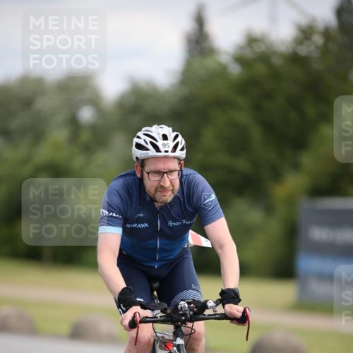 16.06.2024 - 26. Vierlanden-Triathlon Jannik Wohlers http://msf.ph/oto/6285115 16.06.2024 11:28:10 Radfahren 95, 207, 566 meine-sportfotos.de