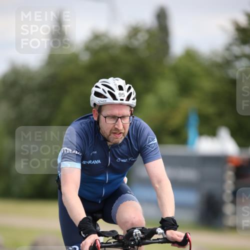 16.06.2024 - 26. Vierlanden-Triathlon Jannik Wohlers http://msf.ph/oto/6285147 16.06.2024 11:28:10 Radfahren 95, 207, 566 meine-sportfotos.de