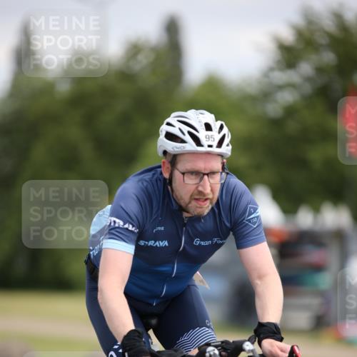 16.06.2024 - 26. Vierlanden-Triathlon Jannik Wohlers http://msf.ph/oto/6285161 16.06.2024 11:28:10 Radfahren 95, 207, 566 meine-sportfotos.de
