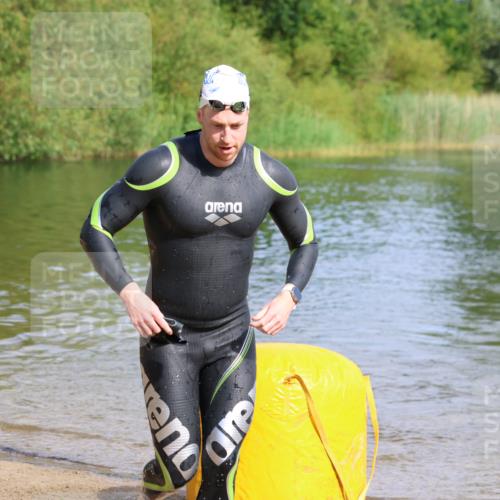 16.06.2024 - 26. Vierlanden-Triathlon Strokosch-Dieckow http://msf.ph/oto/6285188 16.06.2024 09:30:34 Schwimmen 5, 42, 5, 42 meine-sportfotos.de