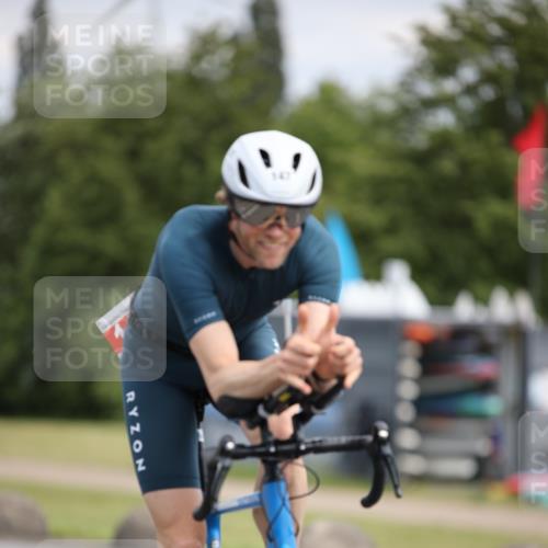 16.06.2024 - 26. Vierlanden-Triathlon Jannik Wohlers http://msf.ph/oto/6285341 16.06.2024 11:28:28 Radfahren 147, 493 meine-sportfotos.de