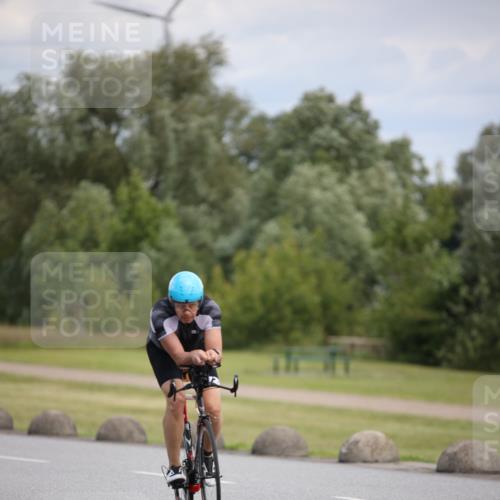 16.06.2024 - 26. Vierlanden-Triathlon Jannik Wohlers http://msf.ph/oto/6285393 16.06.2024 11:28:45 Radfahren 90, 501, 533, 575 meine-sportfotos.de