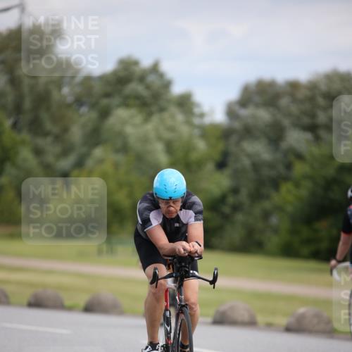 16.06.2024 - 26. Vierlanden-Triathlon Jannik Wohlers http://msf.ph/oto/6285558 16.06.2024 11:28:46 Radfahren 90, 501, 533, 575 meine-sportfotos.de