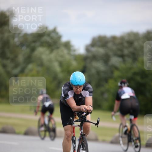 16.06.2024 - 26. Vierlanden-Triathlon Jannik Wohlers http://msf.ph/oto/6285580 16.06.2024 11:28:46 Radfahren 90, 501, 533, 575 meine-sportfotos.de