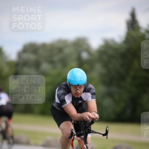 16.06.2024 - 26. Vierlanden-Triathlon Jannik Wohlers http://msf.ph/oto/6285618 16.06.2024 11:28:46 Radfahren 90, 501, 533, 575 meine-sportfotos.de