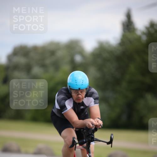 16.06.2024 - 26. Vierlanden-Triathlon Jannik Wohlers http://msf.ph/oto/6285621 16.06.2024 11:28:46 Radfahren 90, 501, 533, 575 meine-sportfotos.de