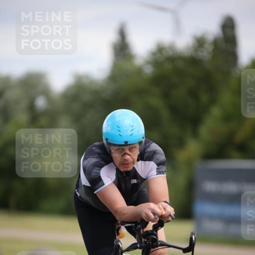 16.06.2024 - 26. Vierlanden-Triathlon Jannik Wohlers http://msf.ph/oto/6285641 16.06.2024 11:28:47 Radfahren 90, 501, 533, 575 meine-sportfotos.de