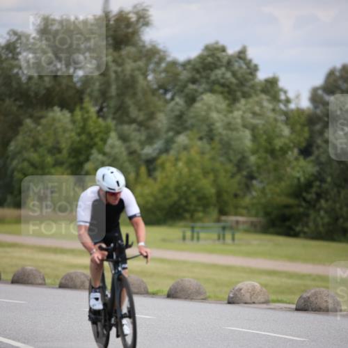 16.06.2024 - 26. Vierlanden-Triathlon Jannik Wohlers http://msf.ph/oto/6285685 16.06.2024 11:28:52 Radfahren 90, 160, 536 meine-sportfotos.de