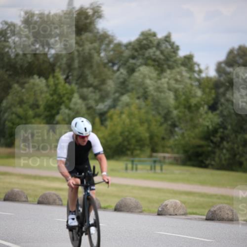 16.06.2024 - 26. Vierlanden-Triathlon Jannik Wohlers http://msf.ph/oto/6285692 16.06.2024 11:28:52 Radfahren 90, 160, 536 meine-sportfotos.de