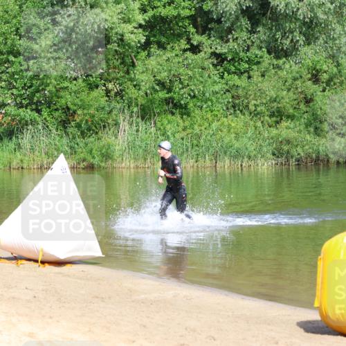 16.06.2024 - 26. Vierlanden-Triathlon Strokosch-Dieckow http://msf.ph/oto/6285707 16.06.2024 09:32:10 Schwimmen 62, 62 meine-sportfotos.de
