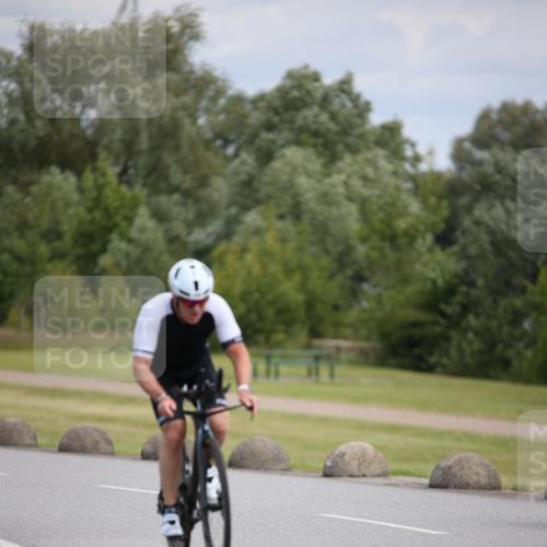 16.06.2024 - 26. Vierlanden-Triathlon Jannik Wohlers http://msf.ph/oto/6285713 16.06.2024 11:28:52 Radfahren 90, 160, 536 meine-sportfotos.de