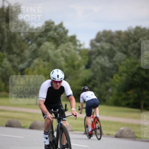 16.06.2024 - 26. Vierlanden-Triathlon Jannik Wohlers http://msf.ph/oto/6285774 16.06.2024 11:28:52 Radfahren 90, 160, 536 meine-sportfotos.de