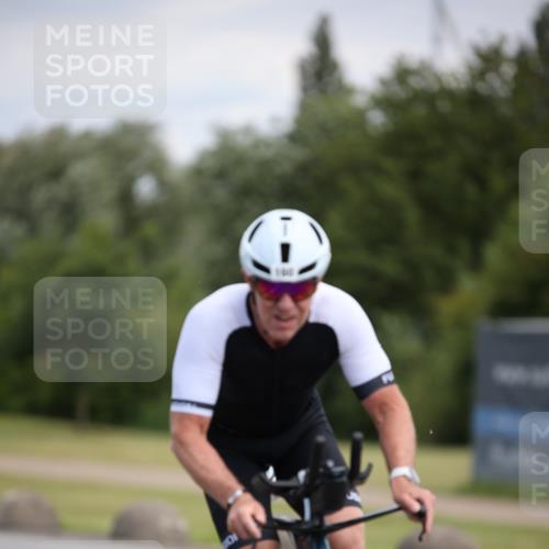 16.06.2024 - 26. Vierlanden-Triathlon Jannik Wohlers http://msf.ph/oto/6285972 16.06.2024 11:28:53 Radfahren 90, 160, 536 meine-sportfotos.de