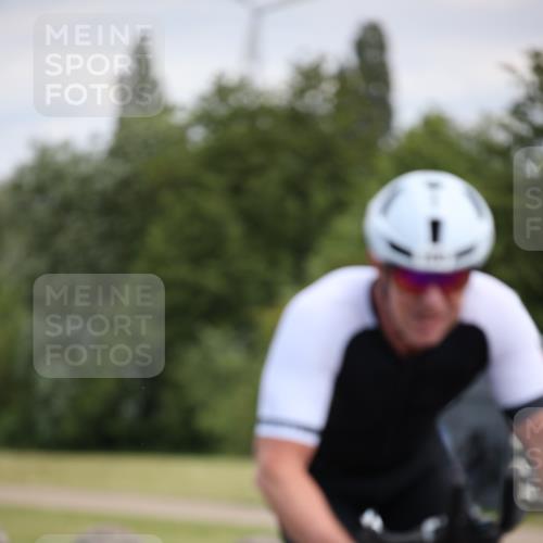 16.06.2024 - 26. Vierlanden-Triathlon Jannik Wohlers http://msf.ph/oto/6286019 16.06.2024 11:28:54 Radfahren 90, 160, 536 meine-sportfotos.de