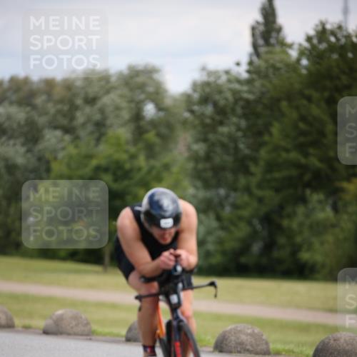 16.06.2024 - 26. Vierlanden-Triathlon Jannik Wohlers http://msf.ph/oto/6286115 16.06.2024 11:28:58 Radfahren 160, 343, 536 meine-sportfotos.de