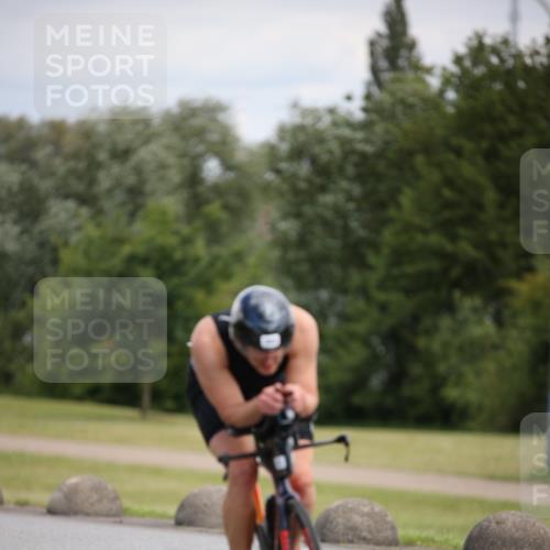 16.06.2024 - 26. Vierlanden-Triathlon Jannik Wohlers http://msf.ph/oto/6286124 16.06.2024 11:28:58 Radfahren 160, 343, 536 meine-sportfotos.de