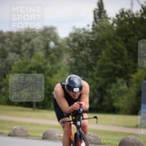 16.06.2024 - 26. Vierlanden-Triathlon Jannik Wohlers http://msf.ph/oto/6286137 16.06.2024 11:28:58 Radfahren 160, 343, 536 meine-sportfotos.de