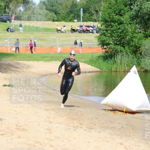 16.06.2024 - 26. Vierlanden-Triathlon Strokosch-Dieckow http://msf.ph/oto/6286237 16.06.2024 09:32:13 Schwimmen 62, 62 meine-sportfotos.de