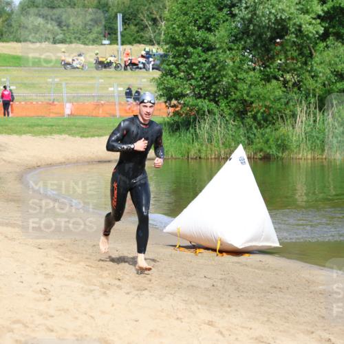 16.06.2024 - 26. Vierlanden-Triathlon Strokosch-Dieckow http://msf.ph/oto/6286316 16.06.2024 09:32:14 Schwimmen 62, 62 meine-sportfotos.de