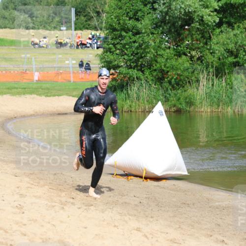 16.06.2024 - 26. Vierlanden-Triathlon Strokosch-Dieckow http://msf.ph/oto/6286393 16.06.2024 09:32:14 Schwimmen 62, 62 meine-sportfotos.de