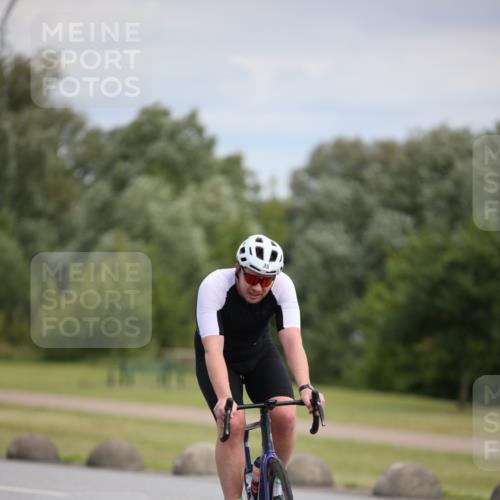 16.06.2024 - 26. Vierlanden-Triathlon Jannik Wohlers http://msf.ph/oto/6286394 16.06.2024 11:29:03 Radfahren 35, 102, 343, 605 meine-sportfotos.de