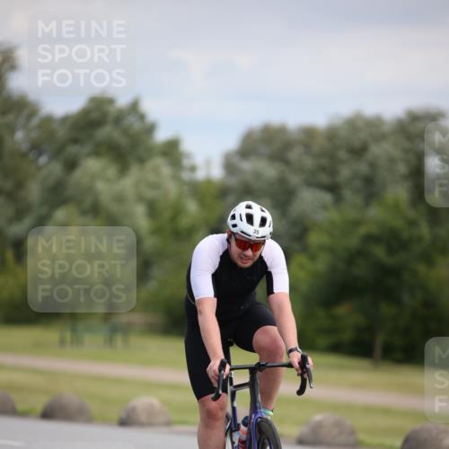 16.06.2024 - 26. Vierlanden-Triathlon Jannik Wohlers http://msf.ph/oto/6286406 16.06.2024 11:29:03 Radfahren 35, 102, 343, 605 meine-sportfotos.de