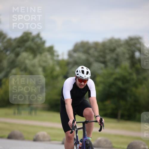 16.06.2024 - 26. Vierlanden-Triathlon Jannik Wohlers http://msf.ph/oto/6286412 16.06.2024 11:29:03 Radfahren 35, 102, 343, 605 meine-sportfotos.de