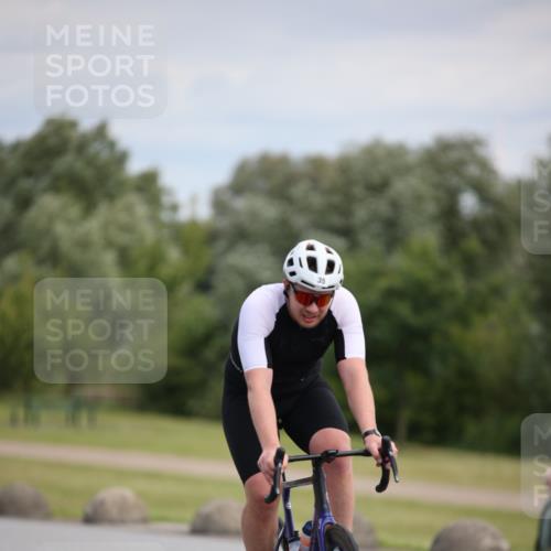 16.06.2024 - 26. Vierlanden-Triathlon Jannik Wohlers http://msf.ph/oto/6286422 16.06.2024 11:29:03 Radfahren 35, 102, 343, 605 meine-sportfotos.de
