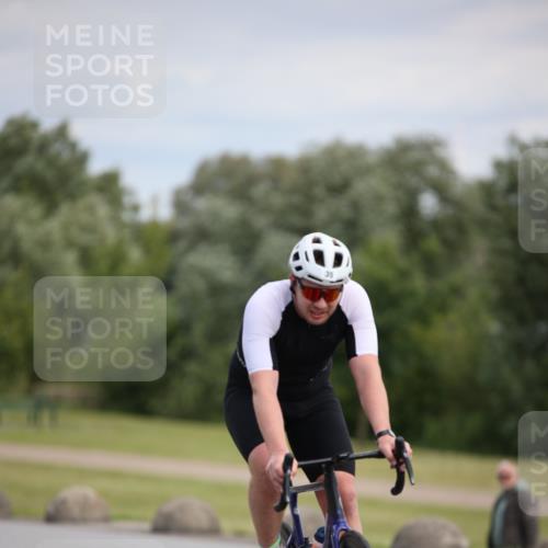 16.06.2024 - 26. Vierlanden-Triathlon Jannik Wohlers http://msf.ph/oto/6286429 16.06.2024 11:29:03 Radfahren 35, 102, 343, 605 meine-sportfotos.de