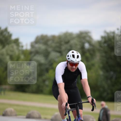 16.06.2024 - 26. Vierlanden-Triathlon Jannik Wohlers http://msf.ph/oto/6286440 16.06.2024 11:29:04 Radfahren 35, 102, 343, 588, 605 meine-sportfotos.de