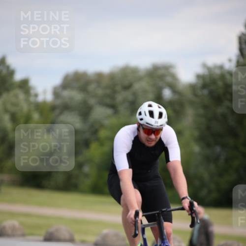16.06.2024 - 26. Vierlanden-Triathlon Jannik Wohlers http://msf.ph/oto/6286446 16.06.2024 11:29:04 Radfahren 35, 102, 343, 588, 605 meine-sportfotos.de