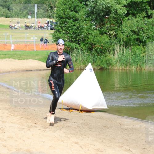 16.06.2024 - 26. Vierlanden-Triathlon Strokosch-Dieckow http://msf.ph/oto/6286453 16.06.2024 09:32:14 Schwimmen 62, 62 meine-sportfotos.de