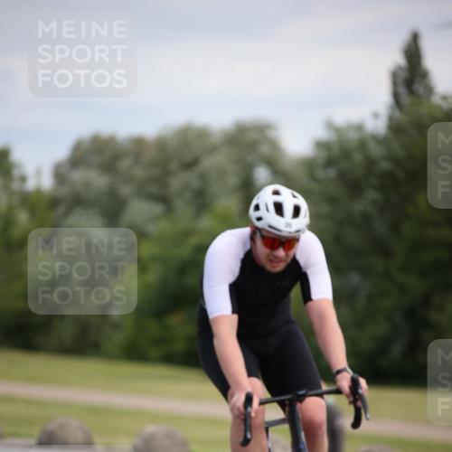 16.06.2024 - 26. Vierlanden-Triathlon Jannik Wohlers http://msf.ph/oto/6286457 16.06.2024 11:29:04 Radfahren 35, 102, 343, 588, 605 meine-sportfotos.de