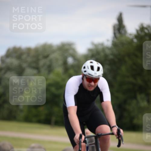 16.06.2024 - 26. Vierlanden-Triathlon Jannik Wohlers http://msf.ph/oto/6286463 16.06.2024 11:29:04 Radfahren 35, 102, 343, 588, 605 meine-sportfotos.de