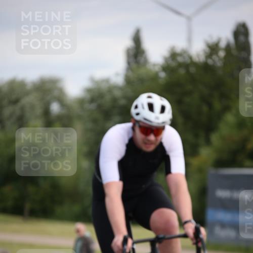 16.06.2024 - 26. Vierlanden-Triathlon Jannik Wohlers http://msf.ph/oto/6286483 16.06.2024 11:29:04 Radfahren 35, 102, 343, 588, 605 meine-sportfotos.de