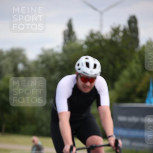 16.06.2024 - 26. Vierlanden-Triathlon Jannik Wohlers http://msf.ph/oto/6286492 16.06.2024 11:29:04 Radfahren 35, 102, 343, 588, 605 meine-sportfotos.de