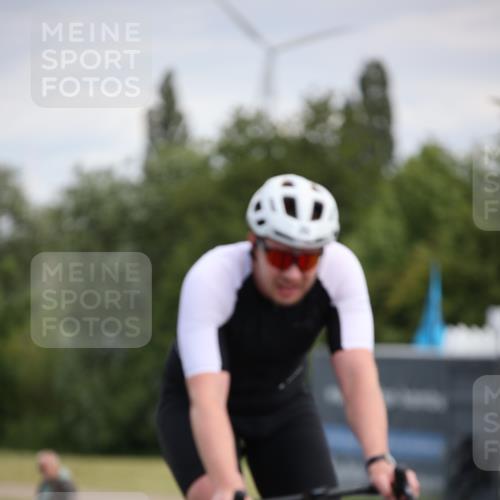 16.06.2024 - 26. Vierlanden-Triathlon Jannik Wohlers http://msf.ph/oto/6286514 16.06.2024 11:29:04 Radfahren 35, 102, 343, 588, 605 meine-sportfotos.de