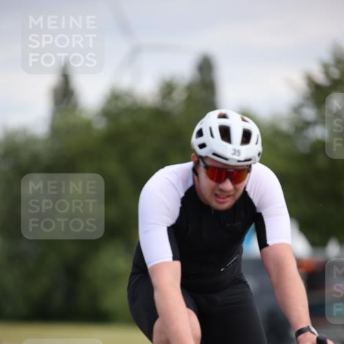 16.06.2024 - 26. Vierlanden-Triathlon Jannik Wohlers http://msf.ph/oto/6286539 16.06.2024 11:29:04 Radfahren 35, 102, 343, 588, 605 meine-sportfotos.de