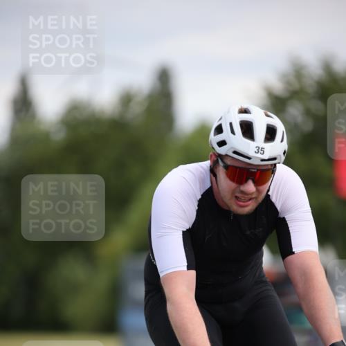 16.06.2024 - 26. Vierlanden-Triathlon Jannik Wohlers http://msf.ph/oto/6286552 16.06.2024 11:29:04 Radfahren 35, 102, 343, 588, 605 meine-sportfotos.de